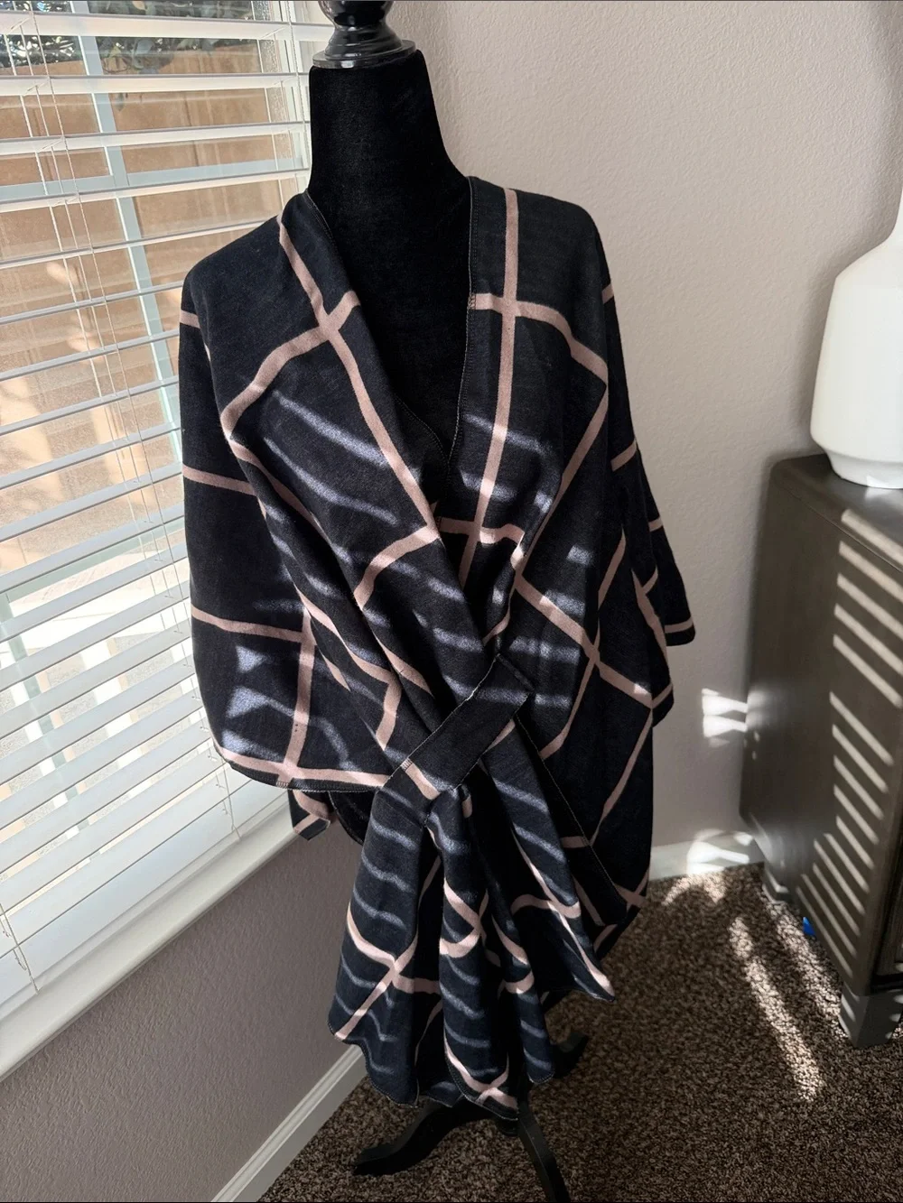 Reversible Women’s Wrap Black & Tan